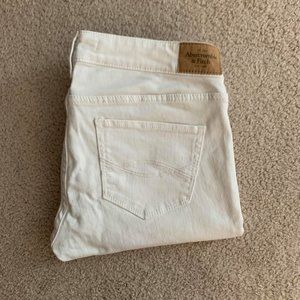 Abercrombie & Fitch Jeans (W 26; L 31)
